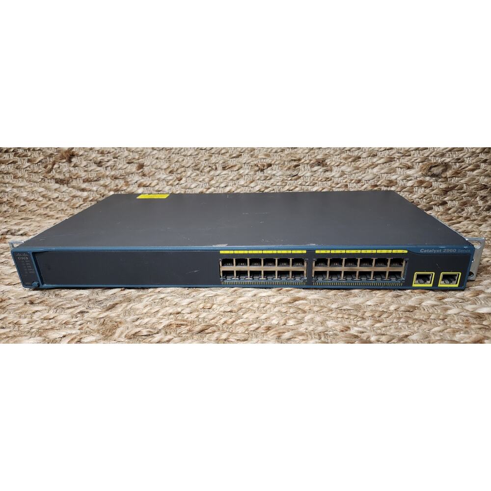 Cisco Systems Catalyst 2960 Series WS-C2960-24TT-L V11